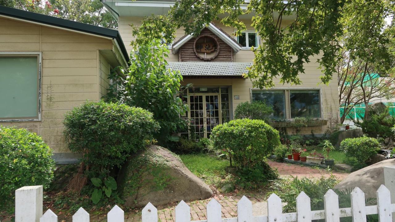 Chpn House Bed and Breakfast Chishang Exteriör bild